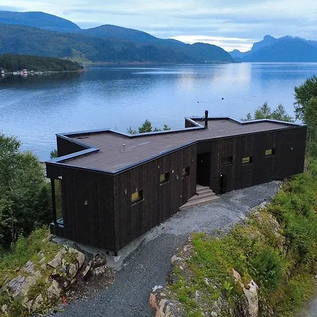 Dom wakacyjny Architect-designed With Fjord Views Bryggja